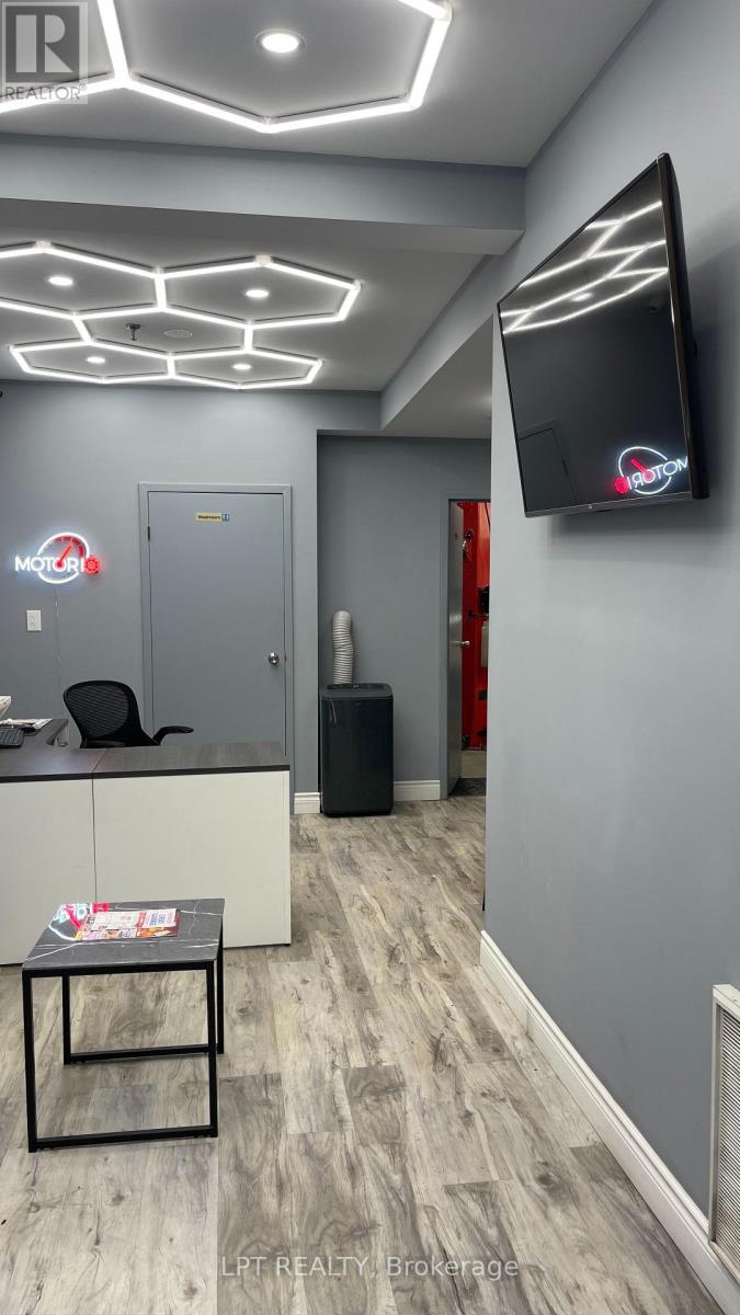 C-4 - 1115 Crestlawn Drive, Mississauga, Ontario  L4W 1A7 - Photo 3 - W12669806