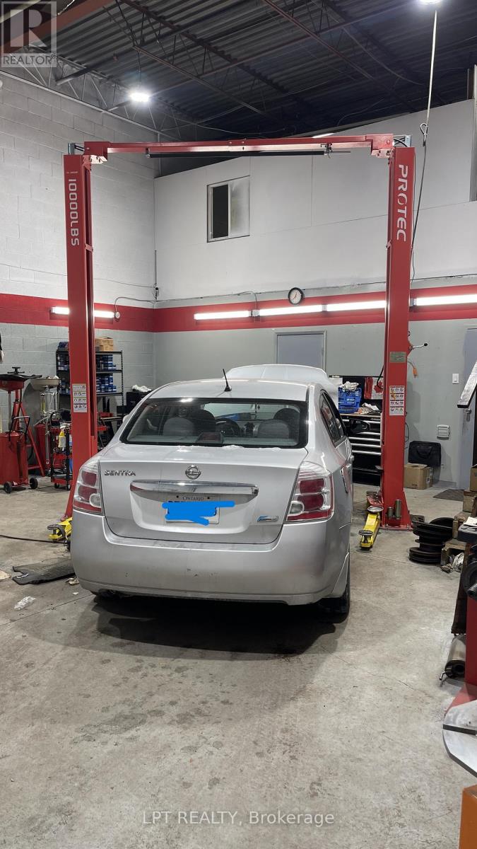 C-4 - 1115 Crestlawn Drive, Mississauga, Ontario  L4W 1A7 - Photo 8 - W12669806