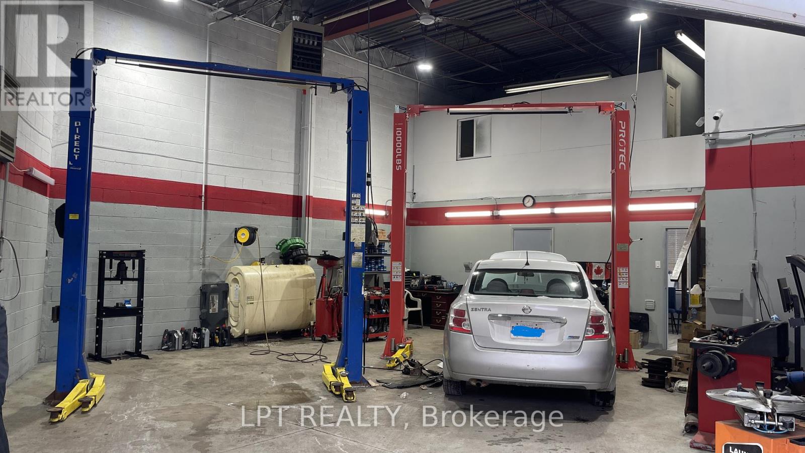 C-4 - 1115 Crestlawn Drive, Mississauga, Ontario  L4W 1A7 - Photo 9 - W12669806