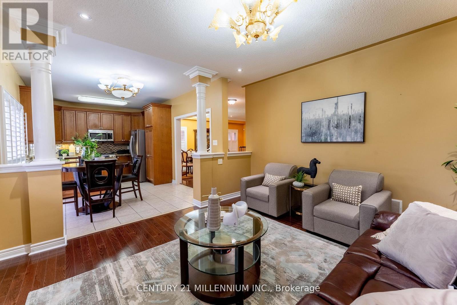 64 Executive Court, Brampton, Ontario  L6R 0L5 - Photo 7 - W12669812