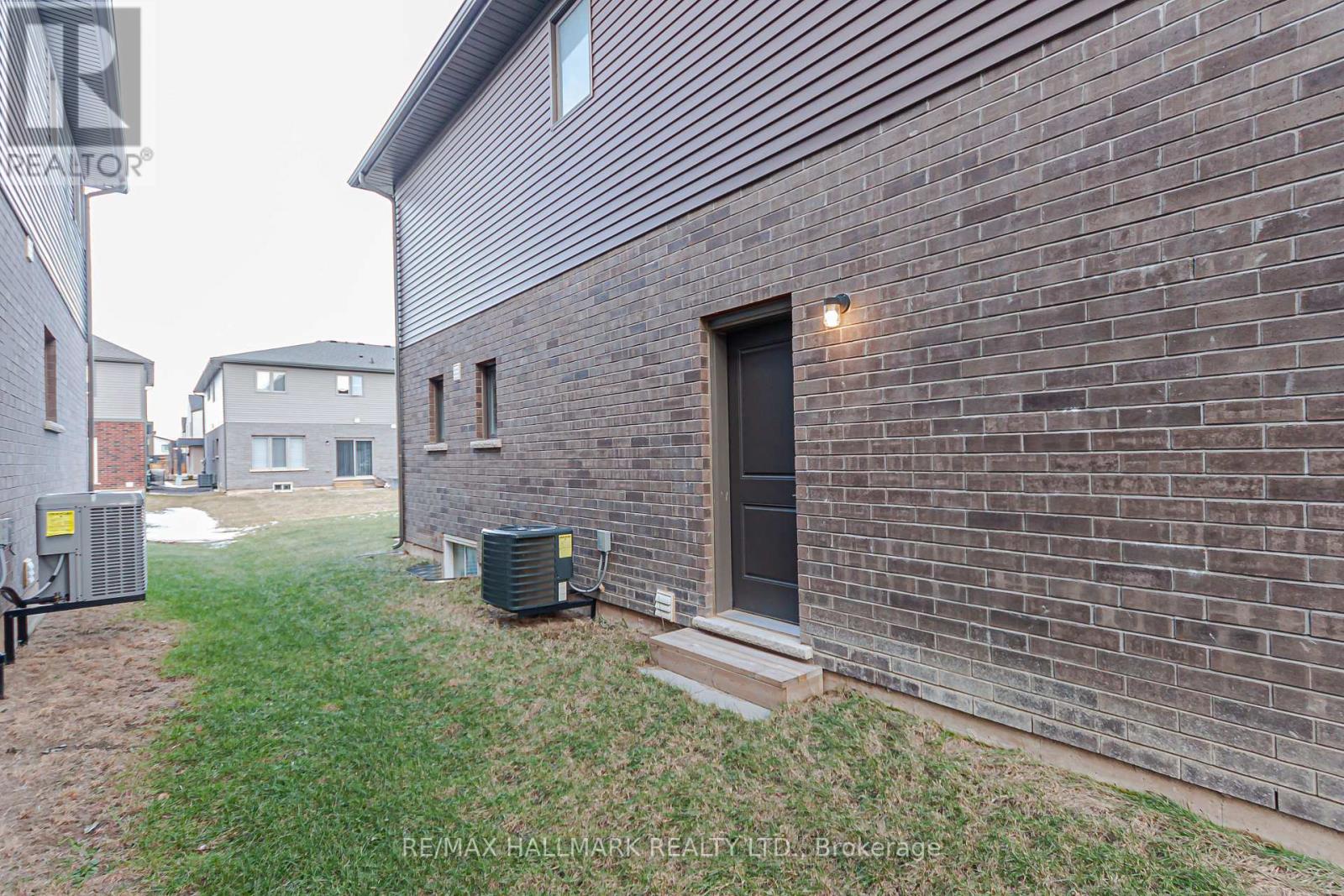 89 Acacia Road, Pelham, Ontario  L0S 1E1 - Photo 33 - X12669326