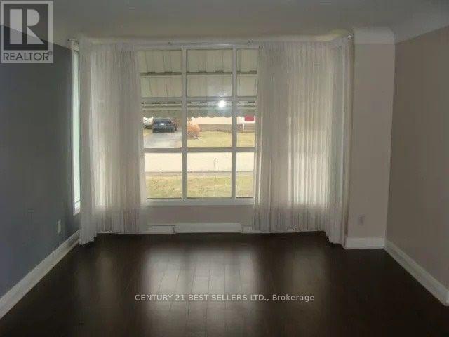 64 Glenview Drive, Hamilton, Ontario  L8G 2L6 - Photo 2 - X12669690