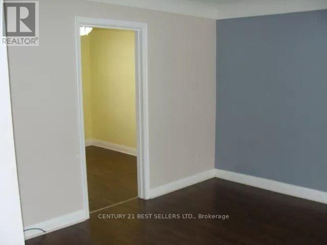 64 Glenview Drive, Hamilton, Ontario  L8G 2L6 - Photo 5 - X12669690