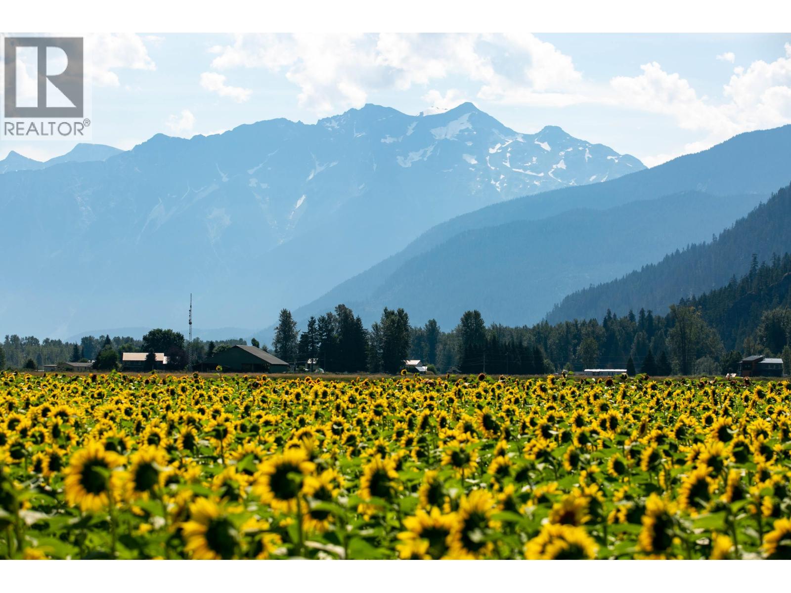 7634 Seven O'clock Drive, Pemberton, British Columbia  V0N 2L3 - Photo 28 - R3076614