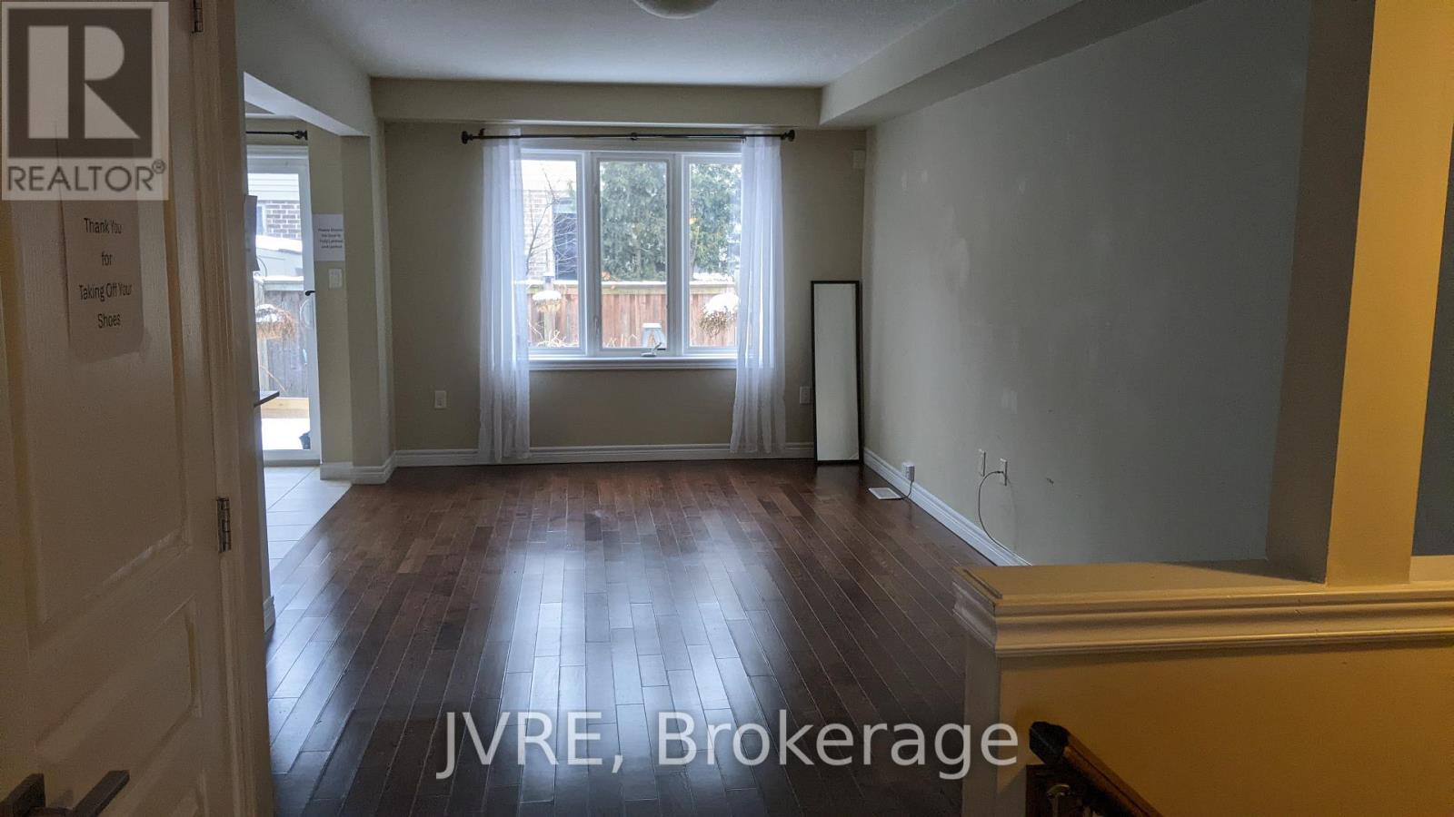 112 Westbank Trail, Hamilton, Ontario  L8J 0H3 - Photo 14 - X12552598