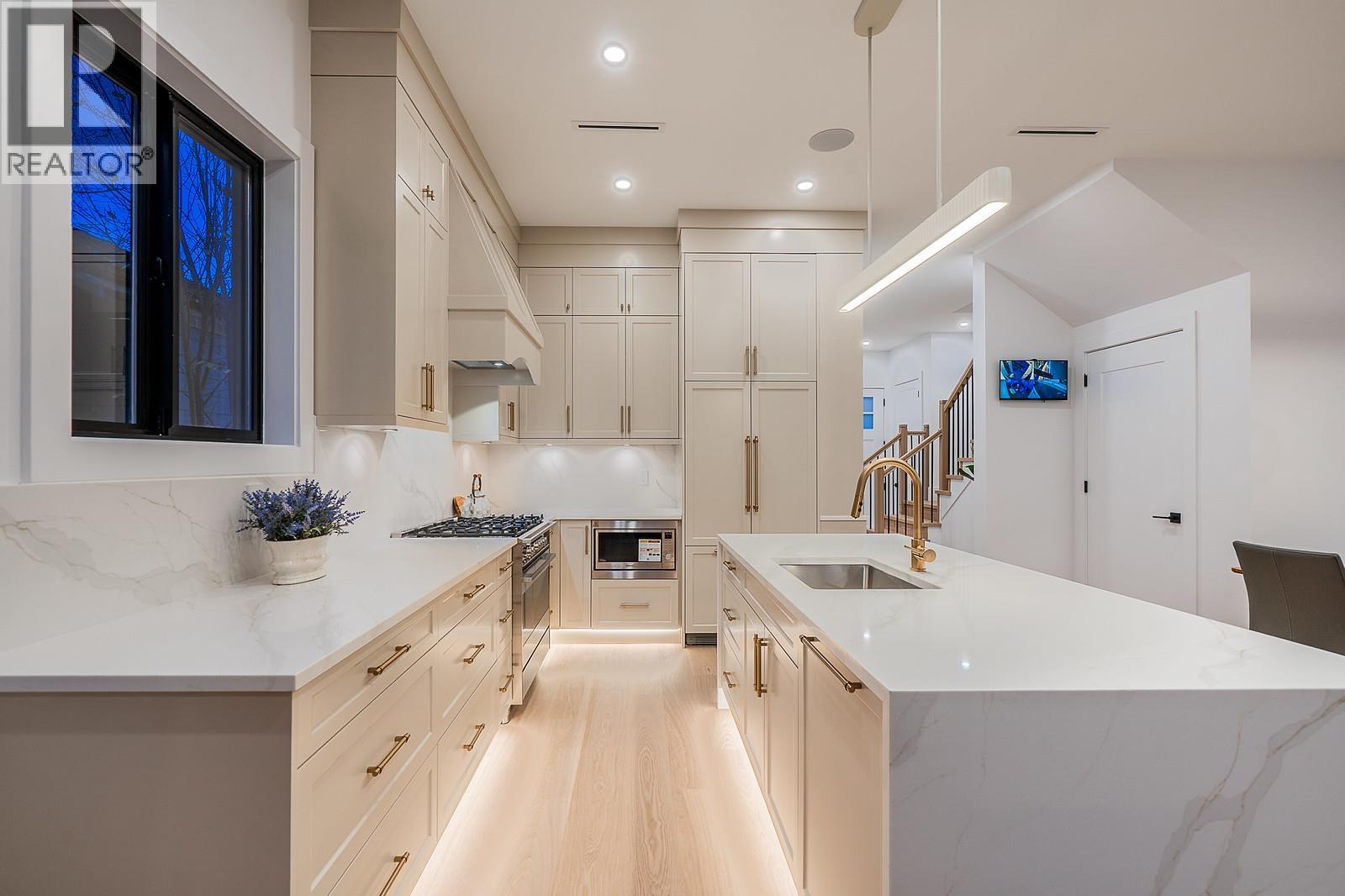 4557 Parker Street, Burnaby, British Columbia  V5C 3E1 - Photo 11 - R3076618