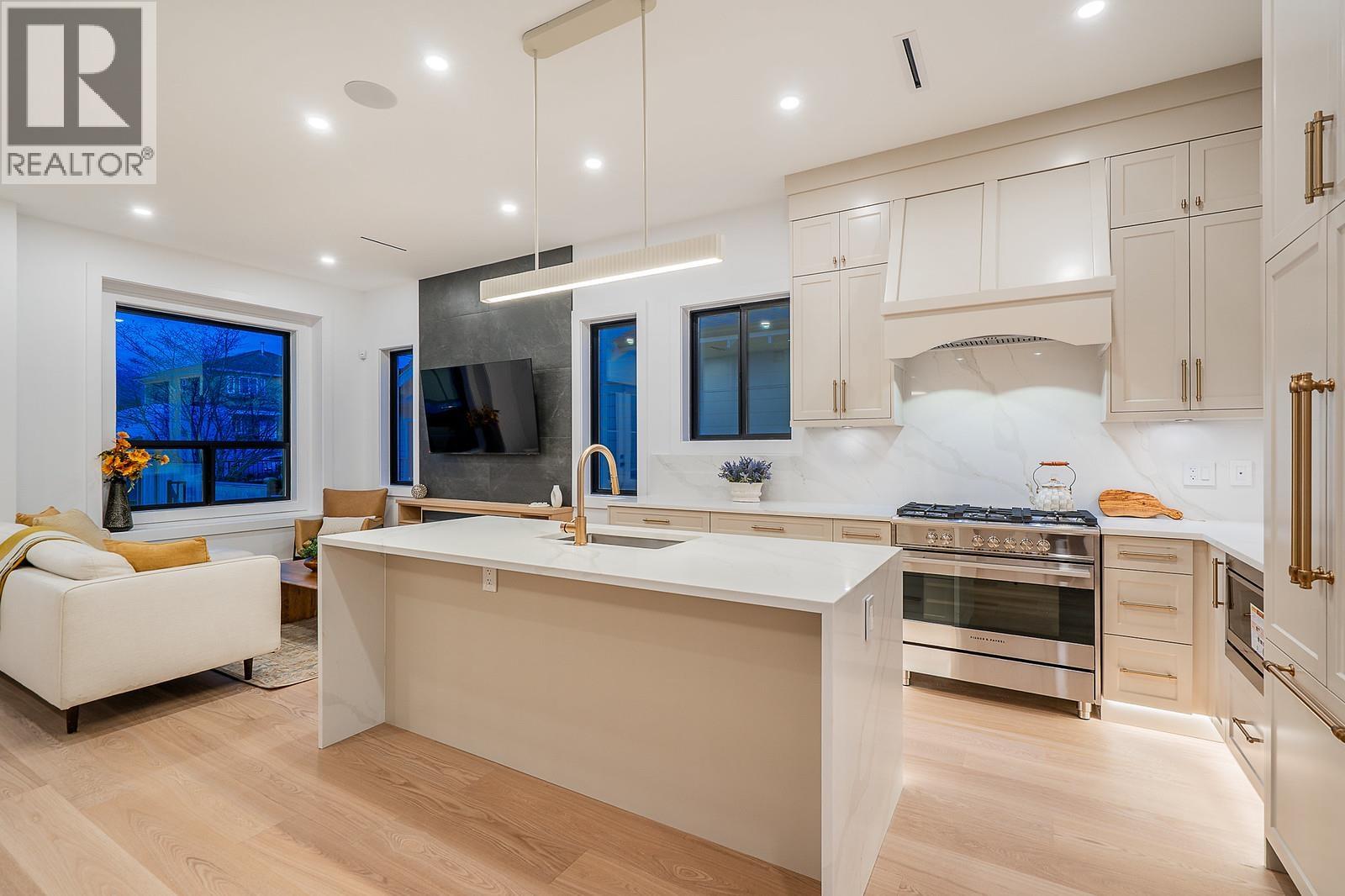 4557 Parker Street, Burnaby, British Columbia  V5C 3E1 - Photo 6 - R3076618