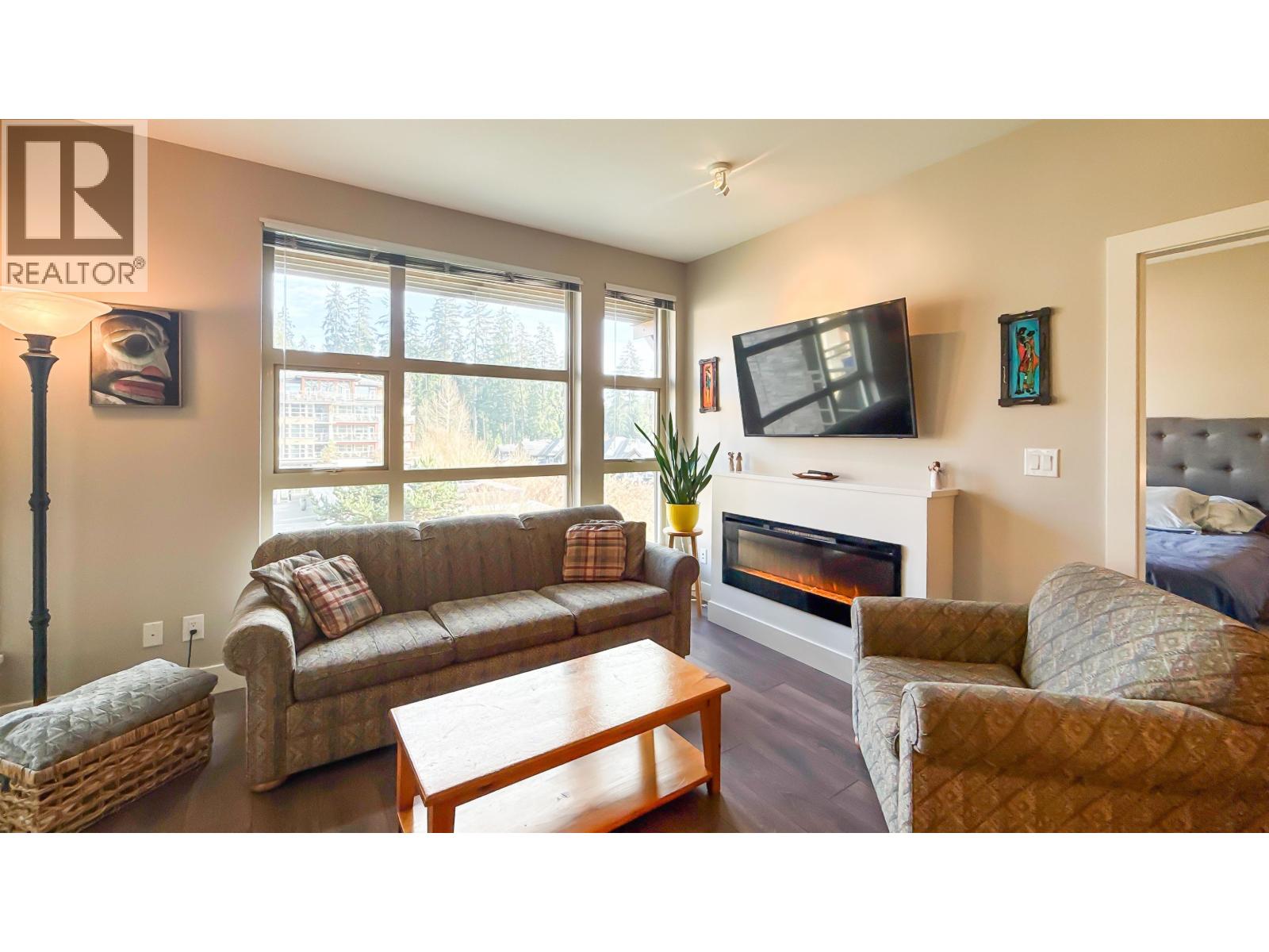 303 3602 Aldercrest Drive, North Vancouver, British Columbia  V7G 0A2 - Photo 2 - R3076655