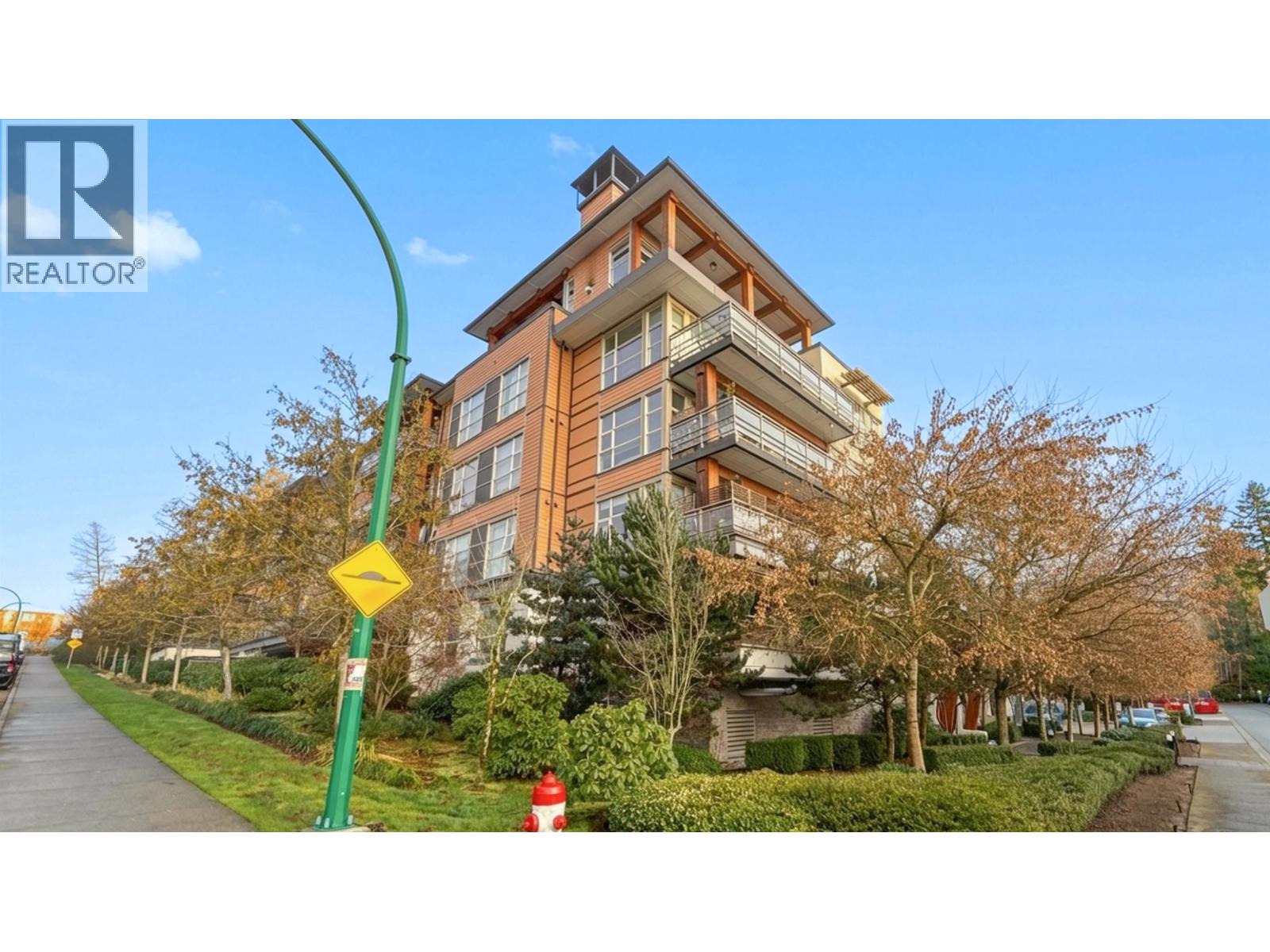 303 3602 Aldercrest Drive, North Vancouver, British Columbia  V7G 0A2 - Photo 4 - R3076655