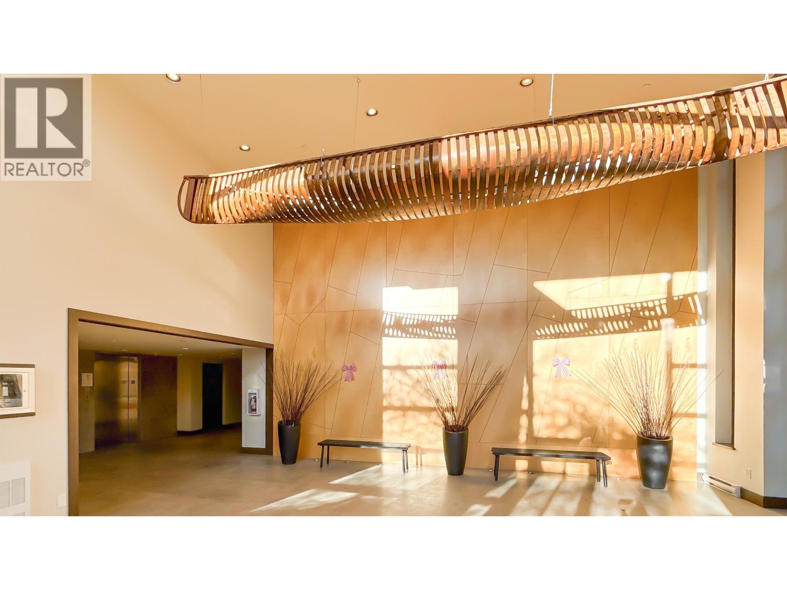 303 3602 Aldercrest Drive, North Vancouver, British Columbia  V7G 0A2 - Photo 6 - R3076655