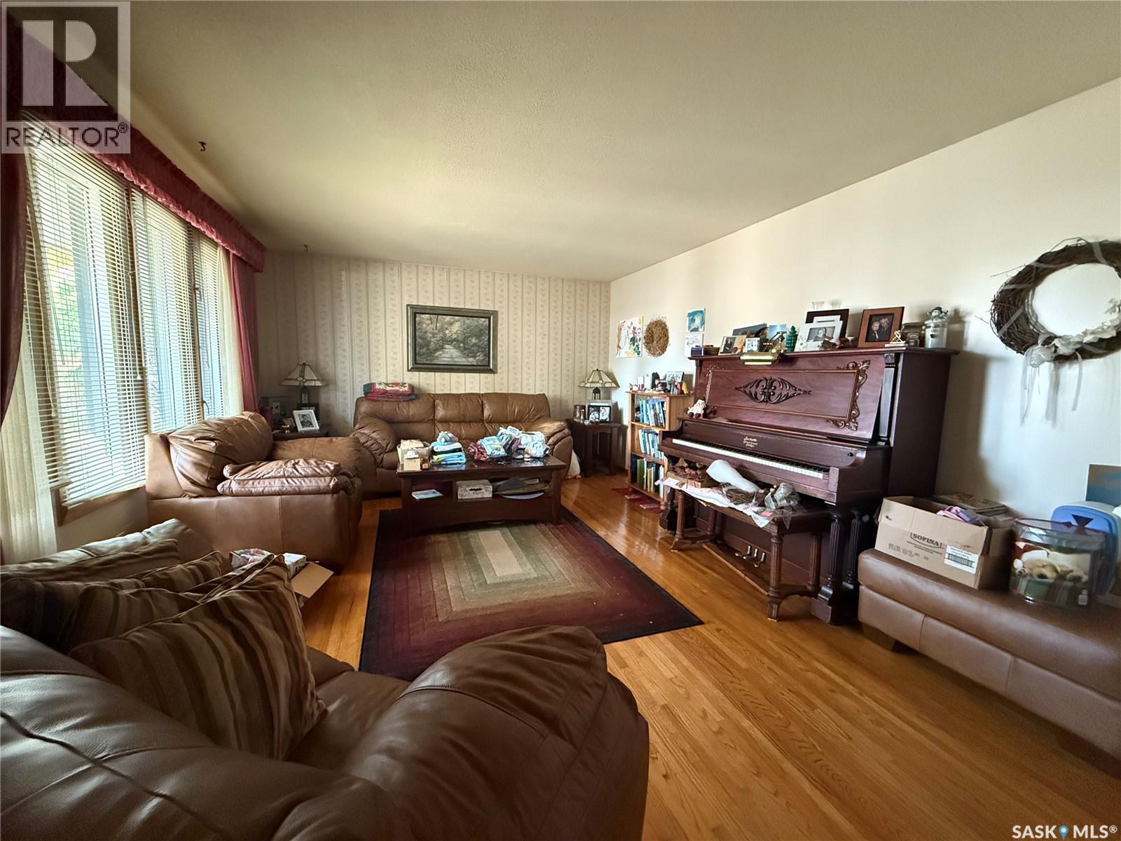 1236 Y Avenue N, Saskatoon, Saskatchewan  S7L 3L7 - Photo 2 - SK019859