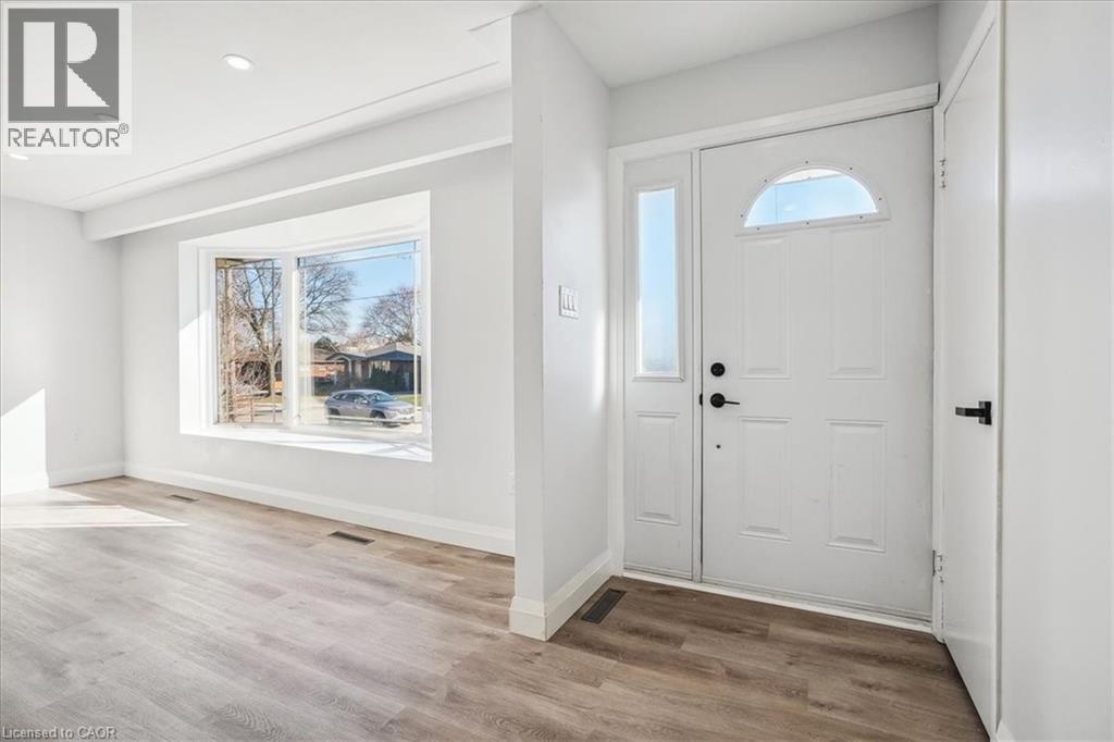 118 Deschene Avenue Unit# Main, Hamilton, Ontario  L9A 3K1 - Photo 6 - 40796591