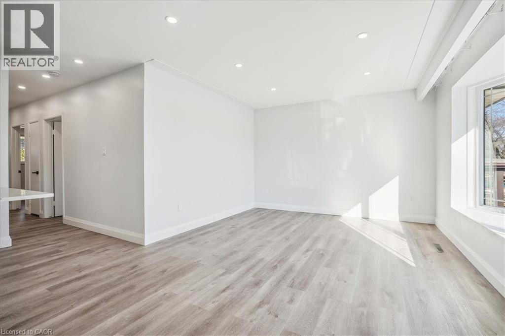 118 Deschene Avenue Unit# Main, Hamilton, Ontario  L9A 3K1 - Photo 8 - 40796591