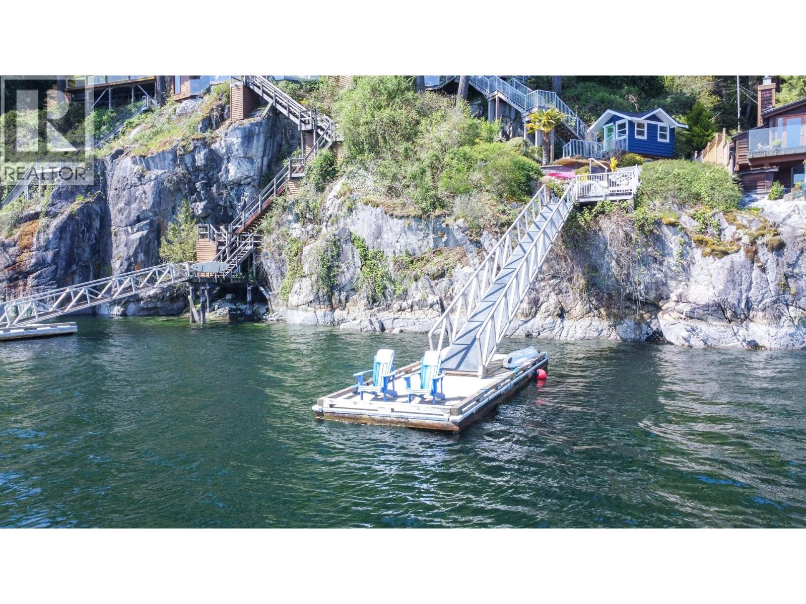 5125 Indian River Drive, North Vancouver, British Columbia V7G 2T6 - Photo 4 - R3076609