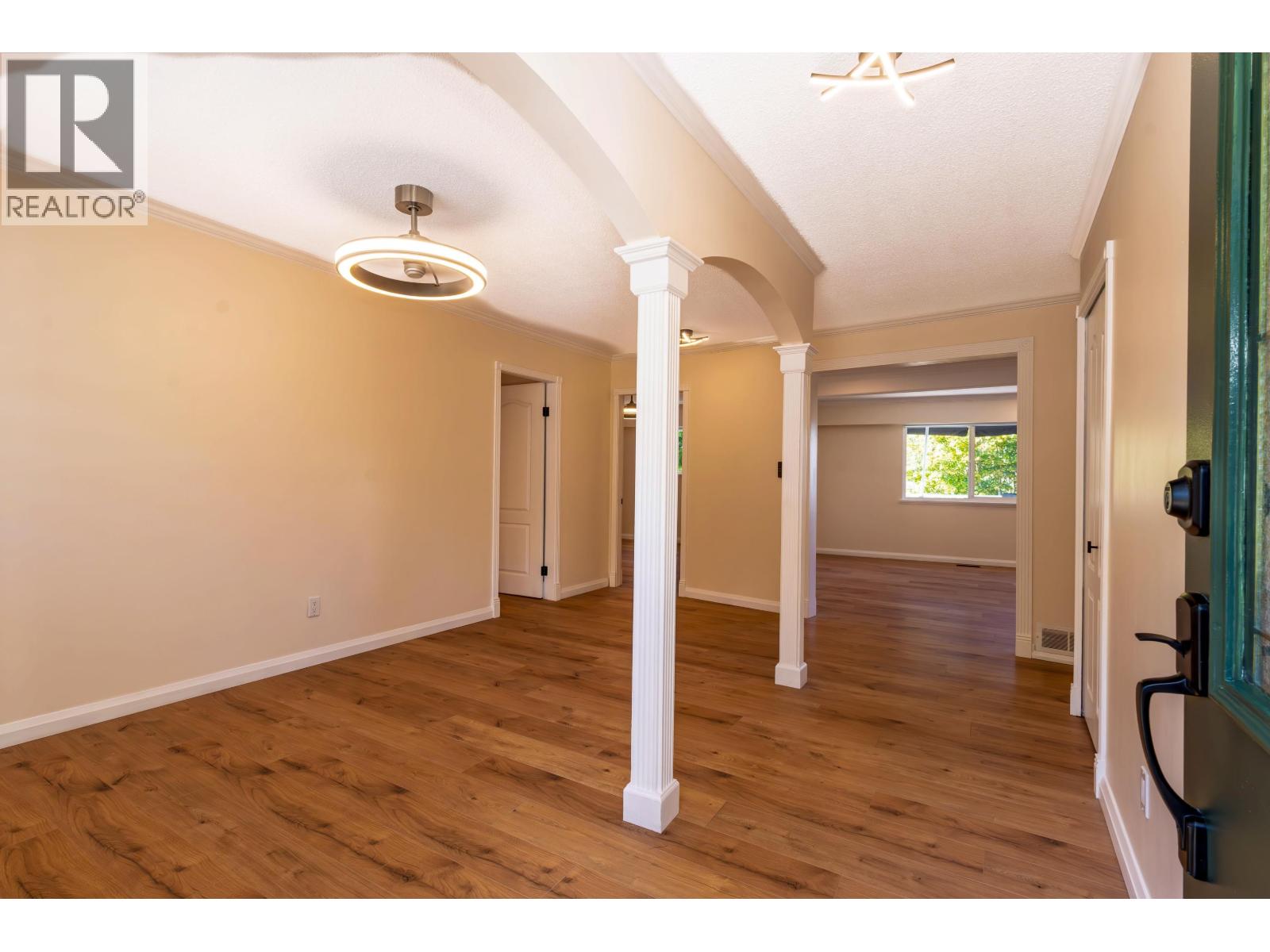 1496 Mary Hill Lane, Port Coquitlam, British Columbia V3C 4C3 - Photo 3 - R3076633