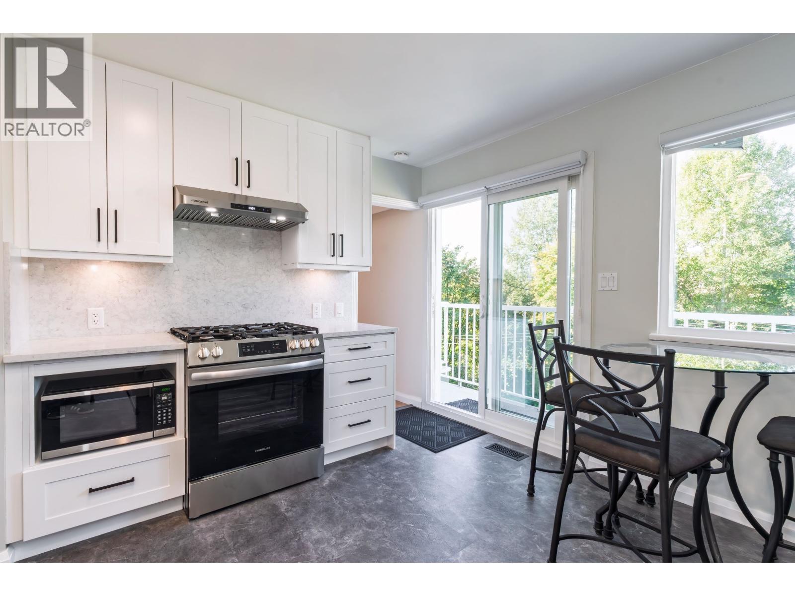 1496 Mary Hill Lane, Port Coquitlam, British Columbia V3C 4C3 - Photo 9 - R3076633