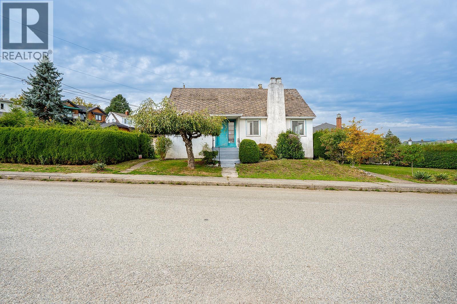 319 Churchill Avenue, New Westminster, British Columbia V3L 4P4 - Photo 39 - R3076661