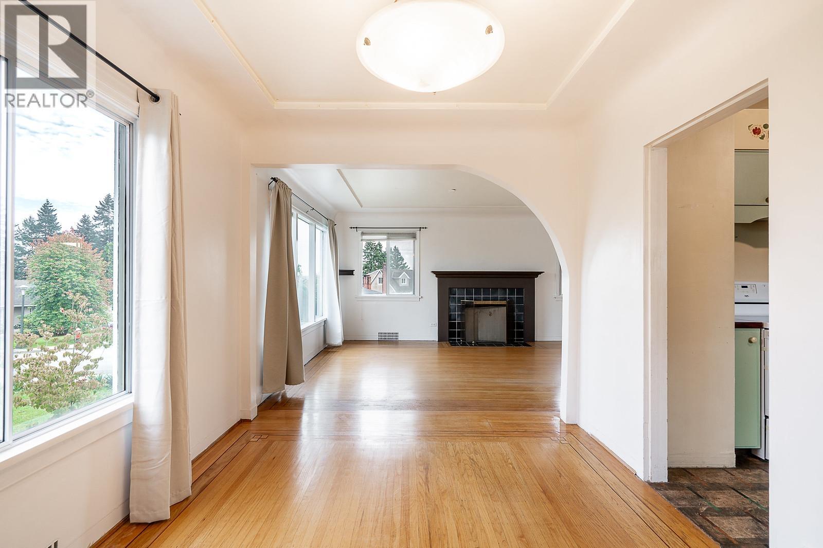 319 Churchill Avenue, New Westminster, British Columbia V3L 4P4 - Photo 6 - R3076661