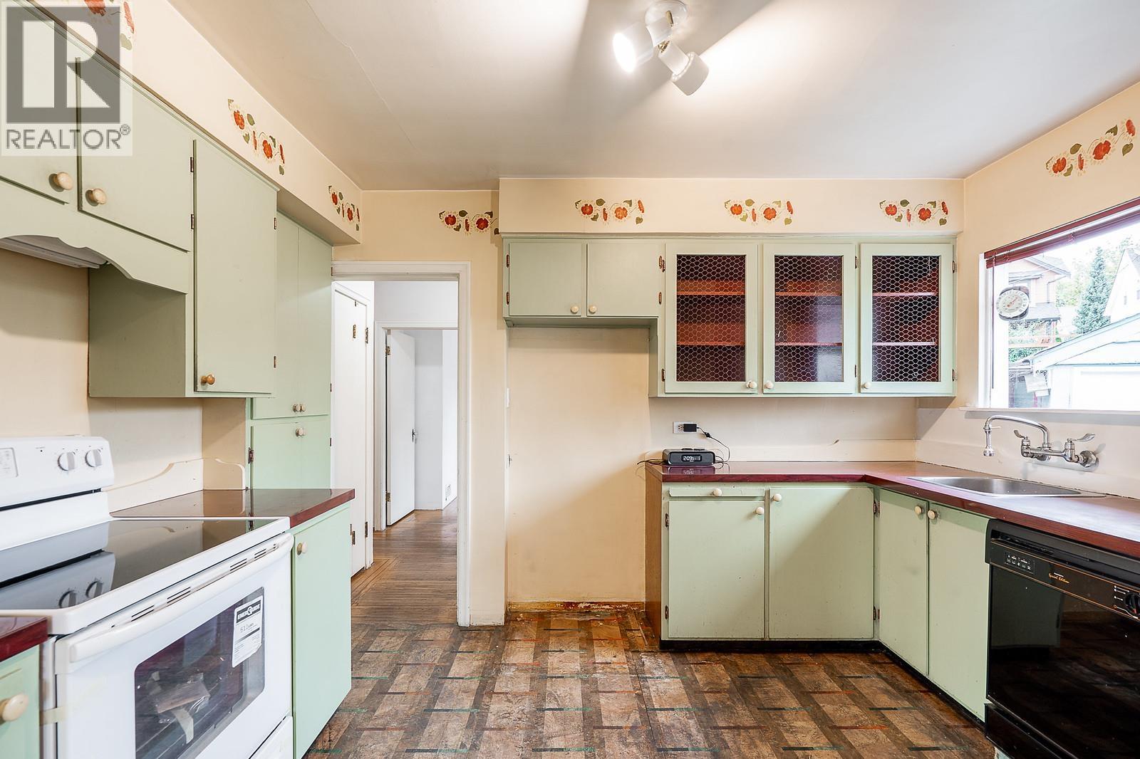 319 Churchill Avenue, New Westminster, British Columbia V3L 4P4 - Photo 8 - R3076661