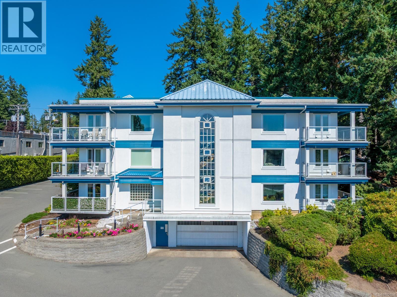 206 1970 Comox Ave, Comox, British Columbia