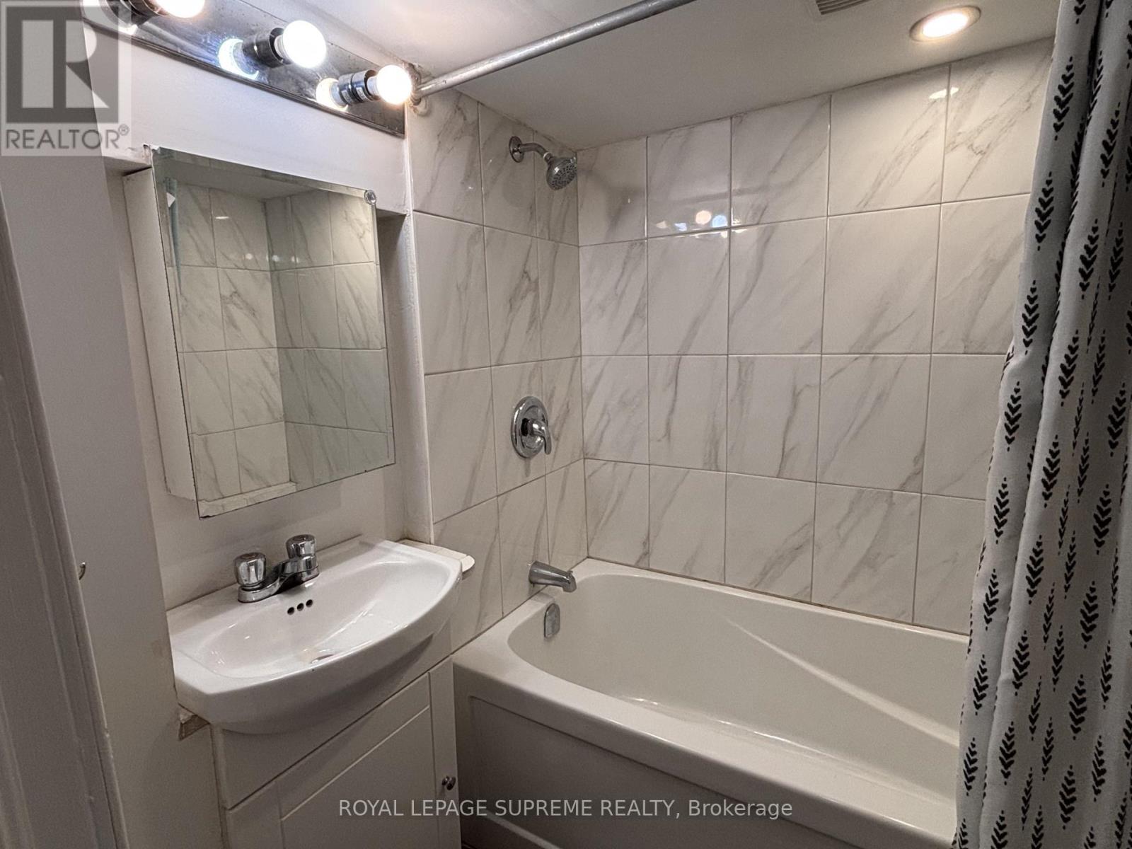 768 Dufferin Street, Toronto, Ontario  M6H 3K9 - Photo 25 - C12669898