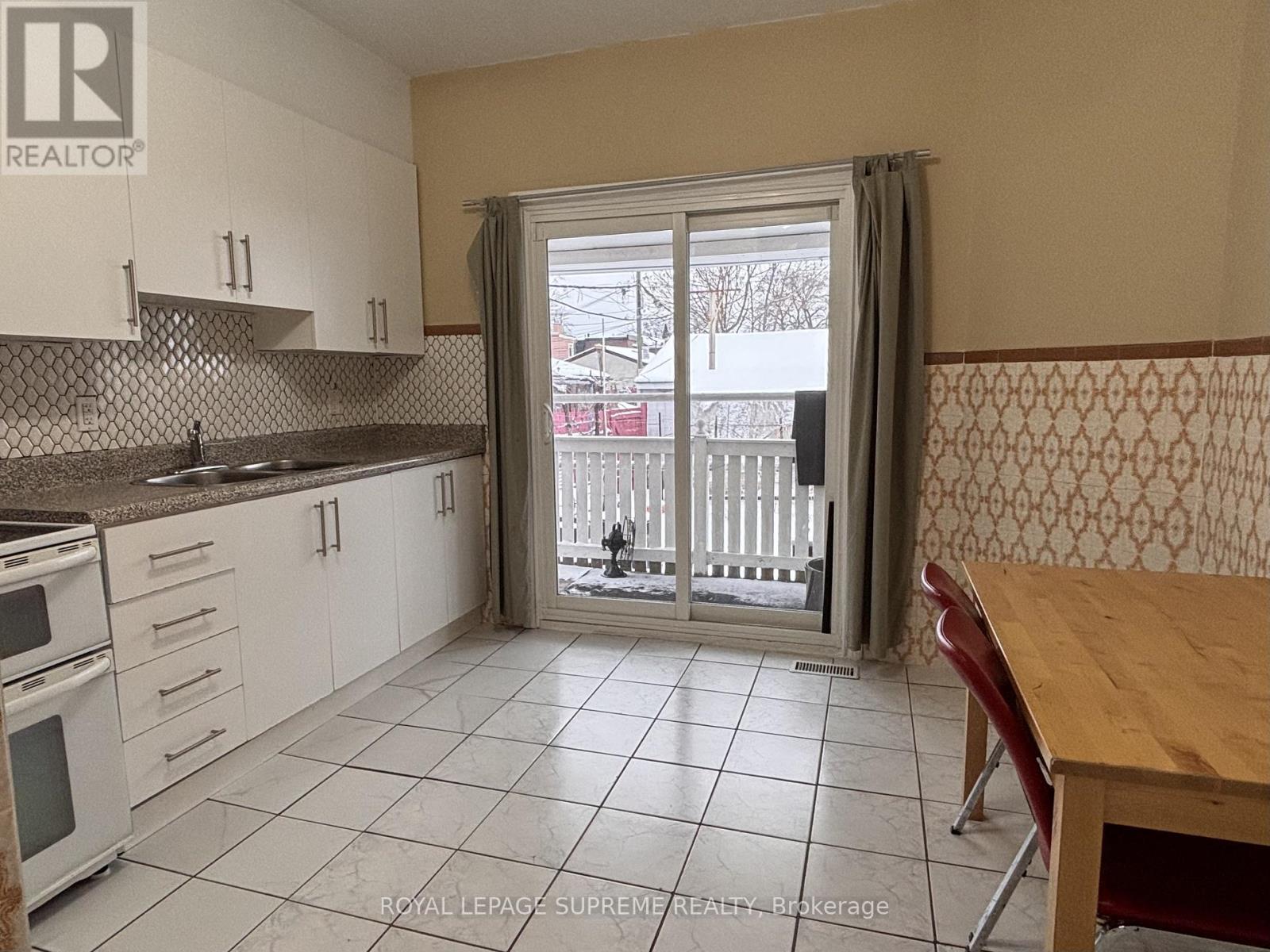 768 Dufferin Street, Toronto, Ontario  M6H 3K9 - Photo 6 - C12669898