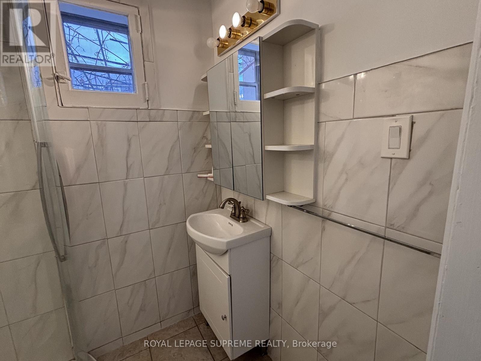 768 Dufferin Street, Toronto, Ontario  M6H 3K9 - Photo 9 - C12669898