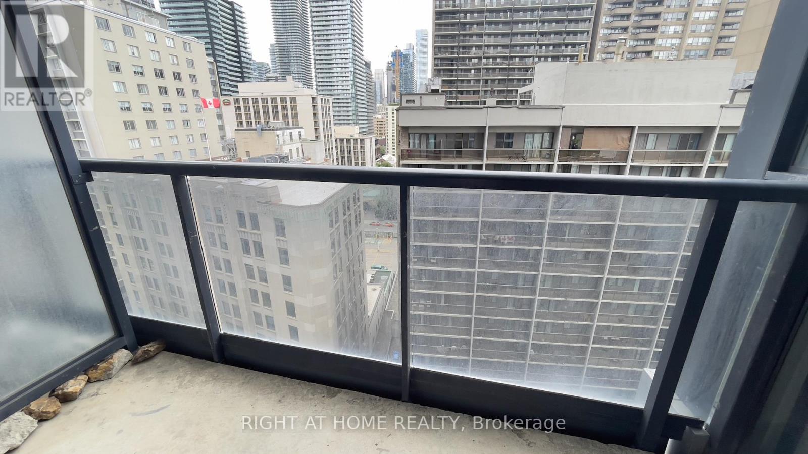 1708 - 25 Carlton Street, Toronto, Ontario  M5B 1L4 - Photo 11 - C12669930