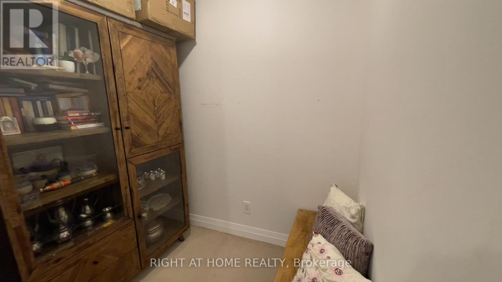 1708 - 25 Carlton Street, Toronto, Ontario  M5B 1L4 - Photo 5 - C12669930