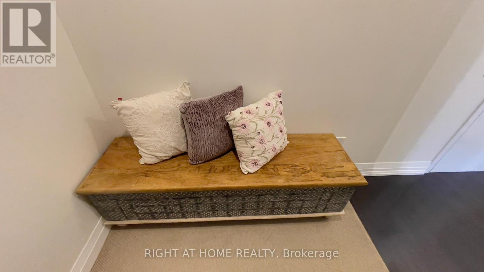 1708 - 25 Carlton Street, Toronto, Ontario  M5B 1L4 - Photo 6 - C12669930