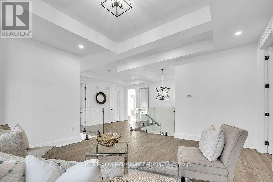 1377 Rometown Drive, Mississauga, Ontario  L5E 2T5 - Photo 24 - W12669542