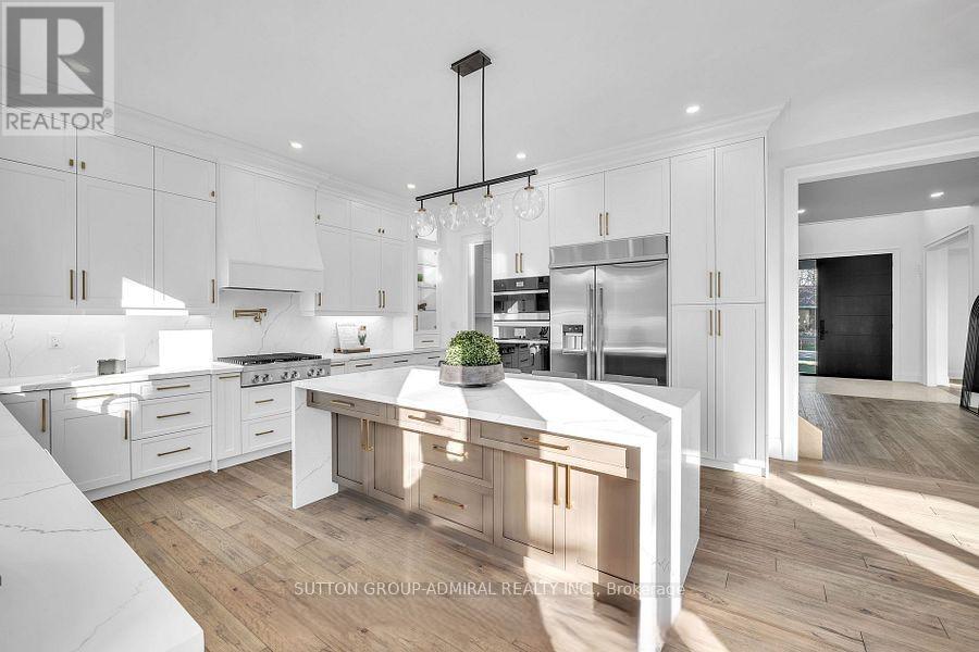 1377 Rometown Drive, Mississauga, Ontario  L5E 2T5 - Photo 19 - W12669542