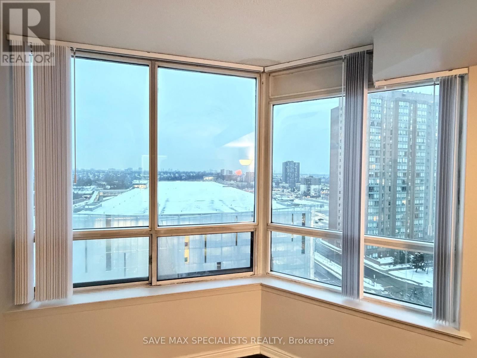 1214 - 135 Hillcrest Avenue, Mississauga, Ontario  L5B 4B1 - Photo 16 - W12669682