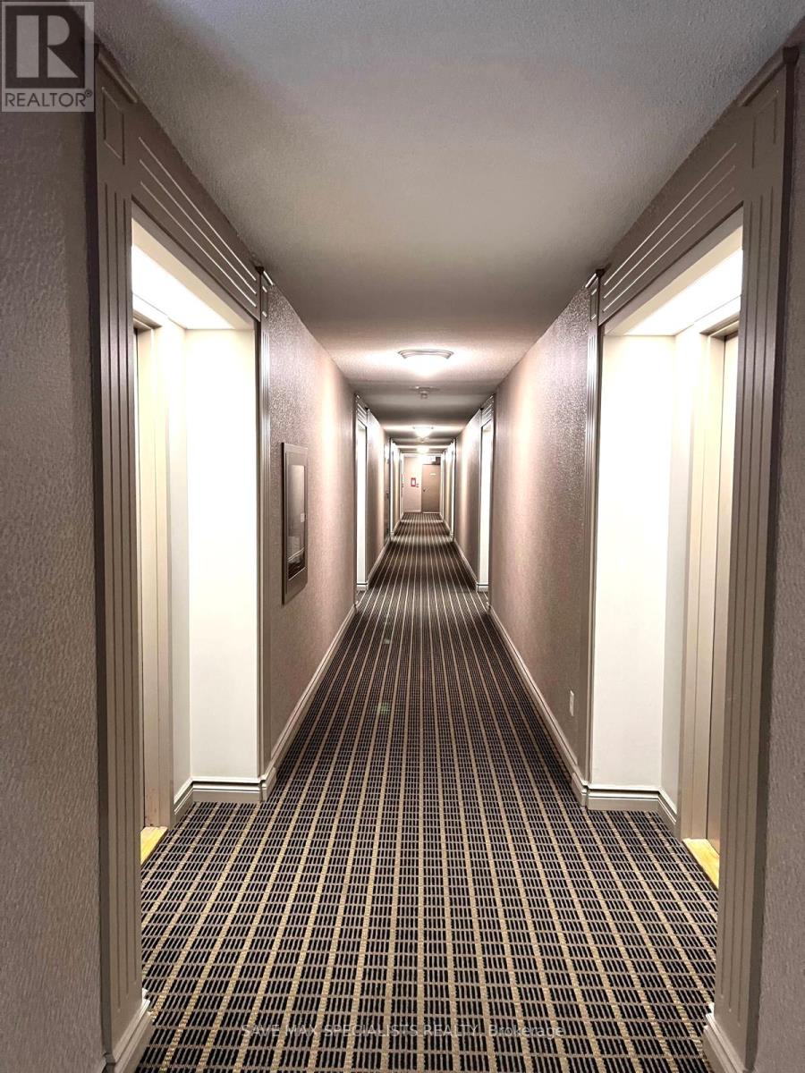 1214 - 135 Hillcrest Avenue, Mississauga, Ontario  L5B 4B1 - Photo 3 - W12669682