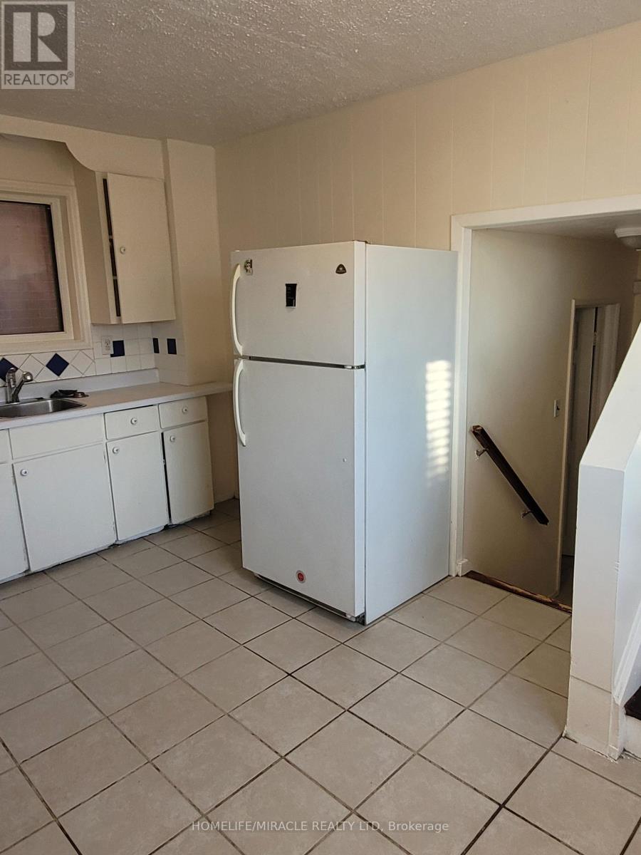 Main - 201 Linden Avenue, Toronto, Ontario  M1K 3J1 - Photo 5 - E12669900