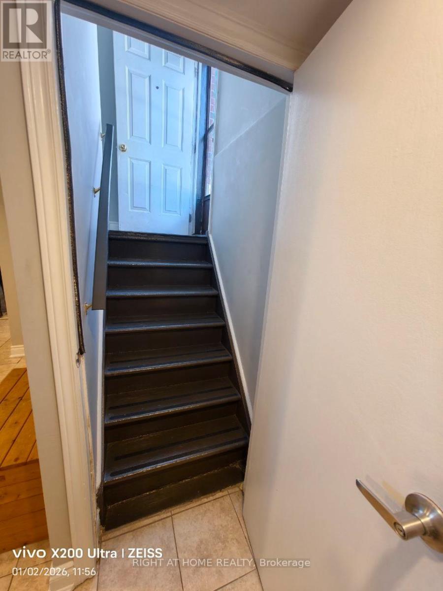 Upper Level - 1785 Victoria Pk Avenue, Toronto, Ontario  M1T 1T2 - Photo 10 - E12669950