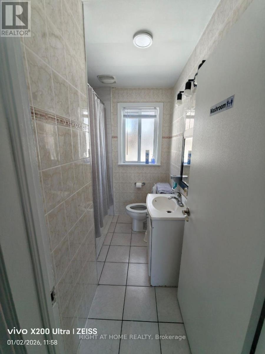 Upper Level - 1785 Victoria Pk Avenue, Toronto, Ontario  M1T 1T2 - Photo 9 - E12669950