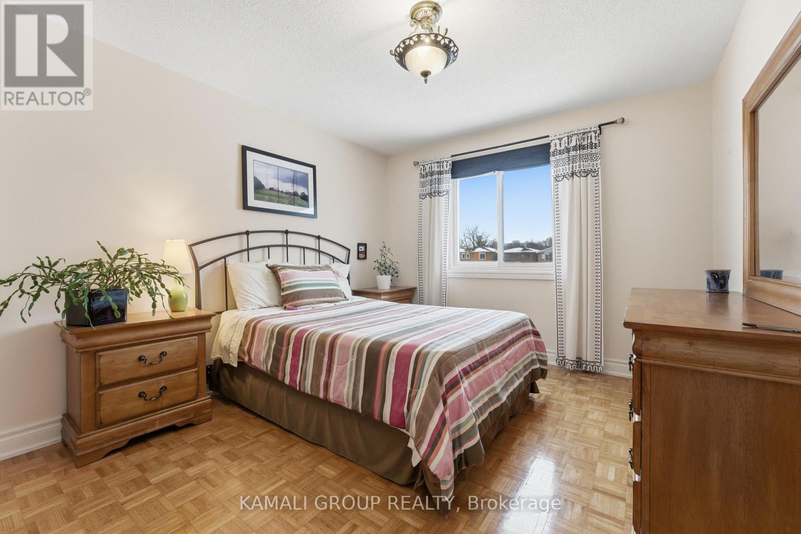 Main - 112 Kersey Crescent, Richmond Hill, Ontario  L4C 5V8 - Photo 15 - N12669910