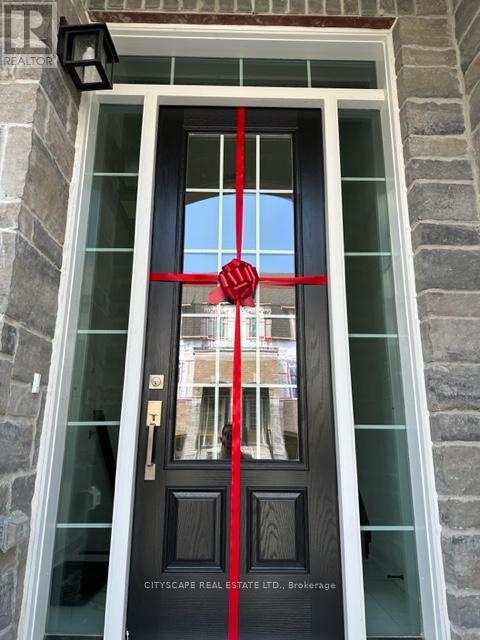 8 Andrew Knowles Lane, East Gwillimbury, Ontario  L0G 1M0 - Photo 1 - N12669922