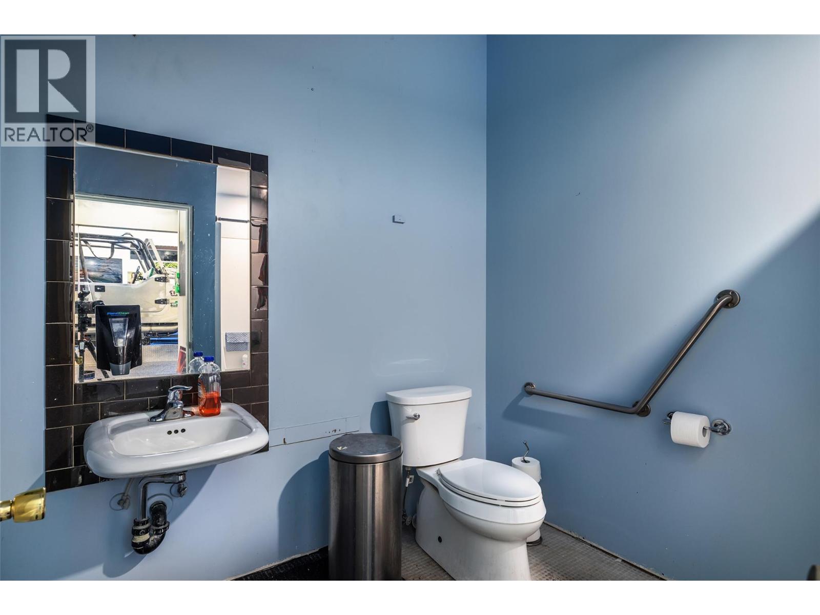 460 Naeve Court Unit# 102, Kelowna, British Columbia  V1V 2M2 - Photo 3 - 10371474