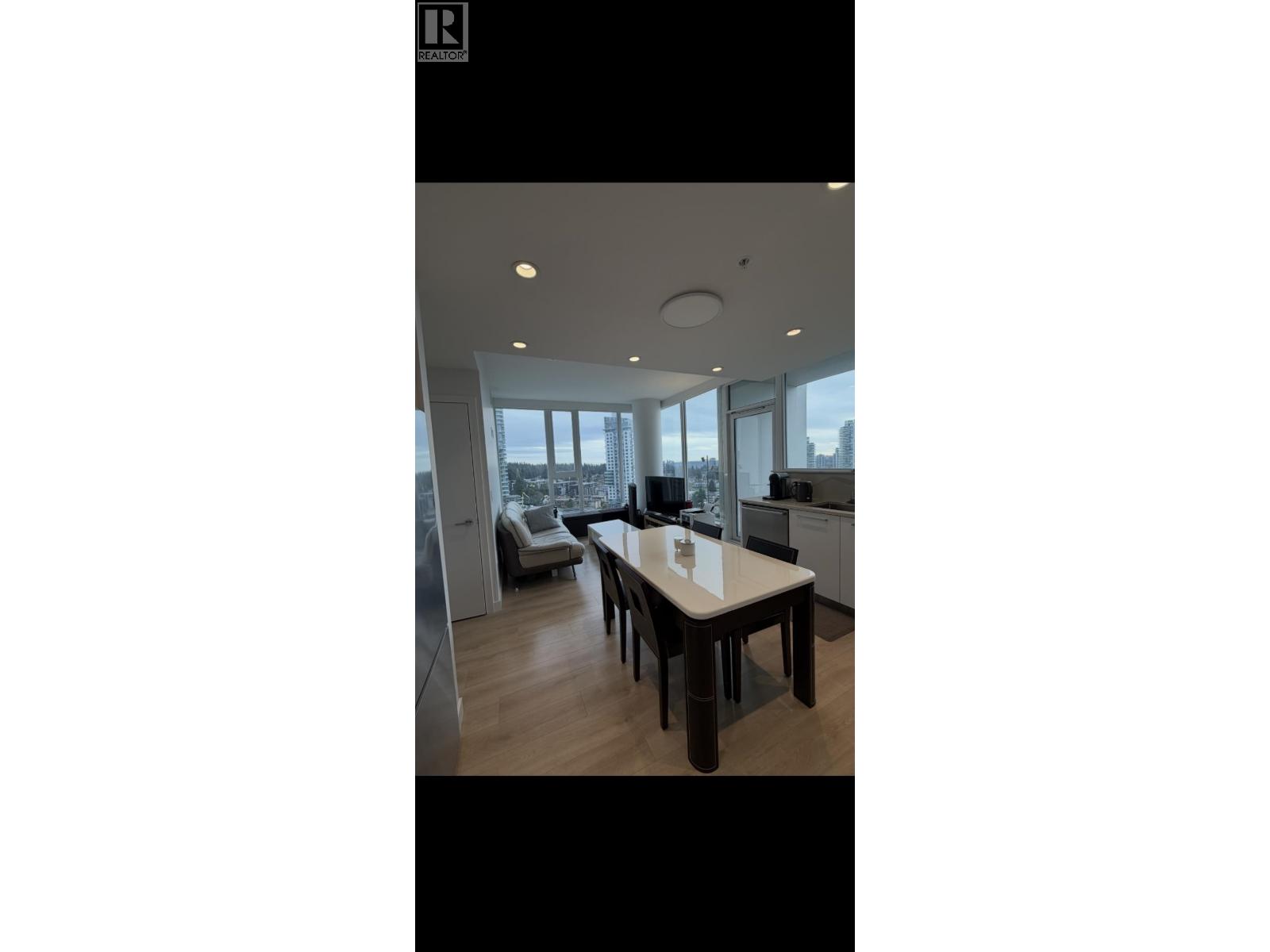 1609 567 Clarke Road, Coquitlam, British Columbia V3J 0K7 - Photo 2 - R3076506