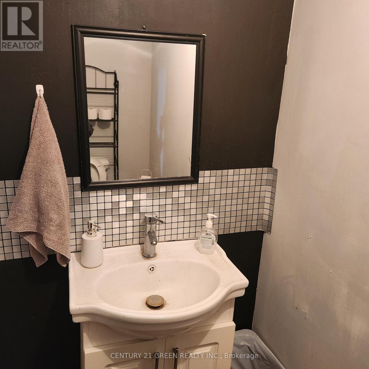 3 - 136 Guelph Street, Halton Hills, Ontario  L7G 4A5 - Photo 36 - W12666368