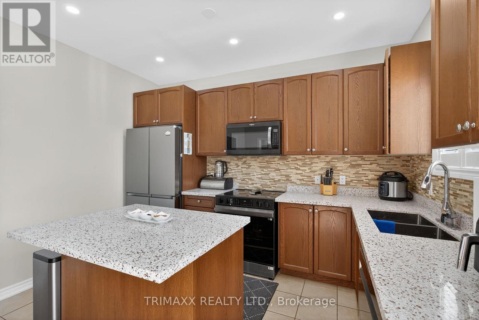 30 Learmont Avenue, Caledon, Ontario  L7C 3N3 - Photo 12 - W12669876