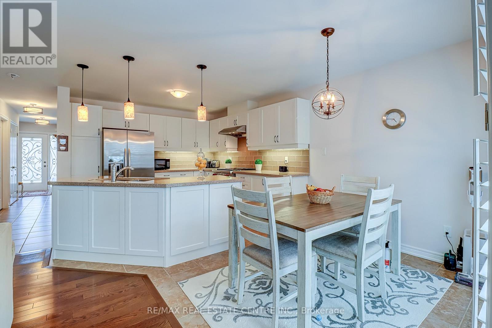 40 Muzzo Drive, Brampton, Ontario  L6R 3W8 - Photo 11 - W12669928