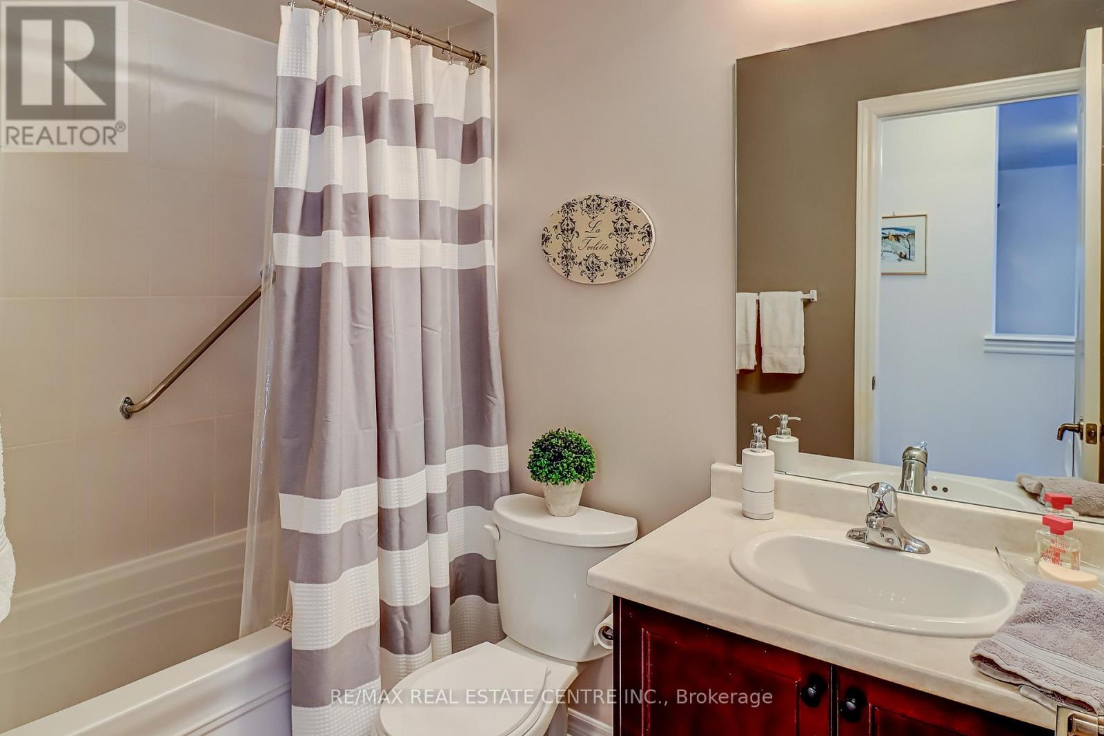 40 Muzzo Drive, Brampton, Ontario  L6R 3W8 - Photo 30 - W12669928