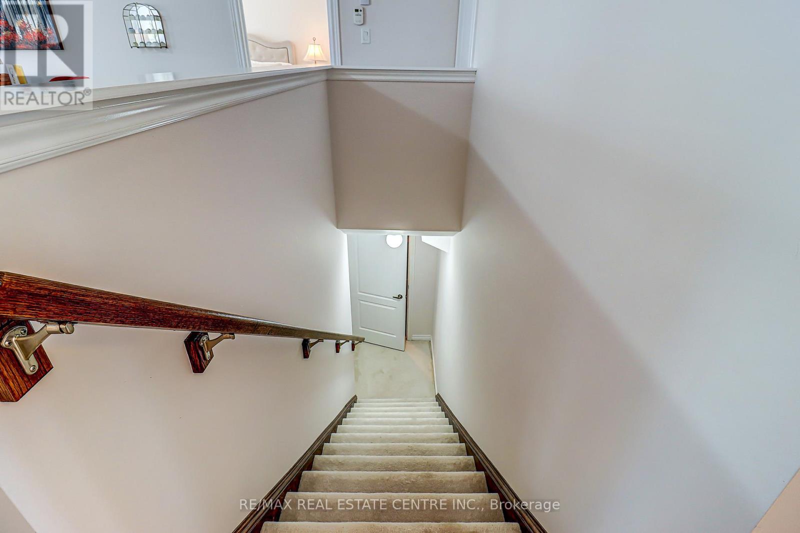 40 Muzzo Drive, Brampton, Ontario  L6R 3W8 - Photo 32 - W12669928