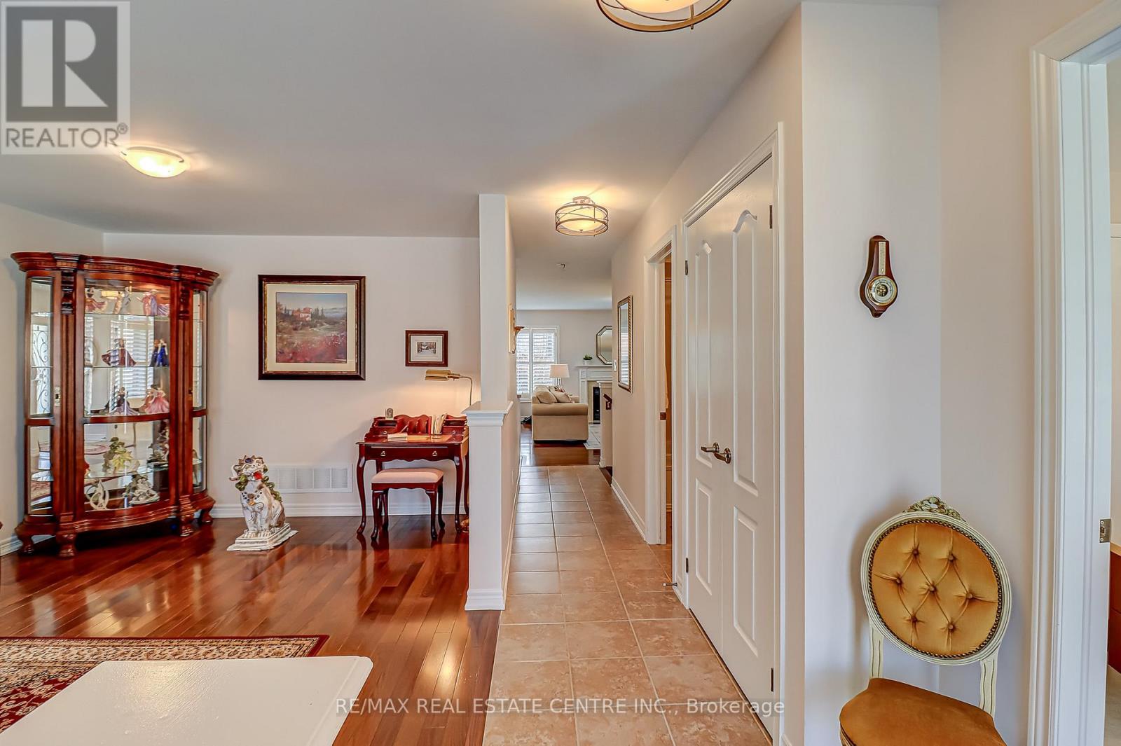 40 Muzzo Drive, Brampton, Ontario  L6R 3W8 - Photo 8 - W12669928