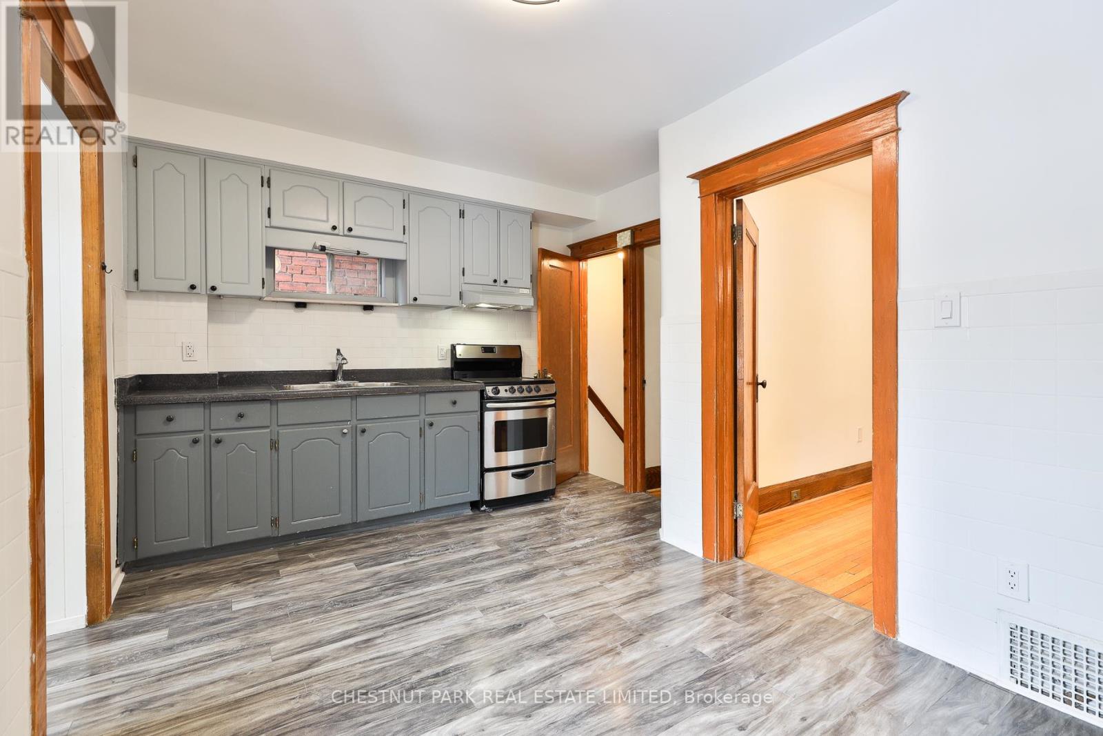 111a Wright Avenue, Toronto, Ontario  M6R 1L1 - Photo 10 - W12669938