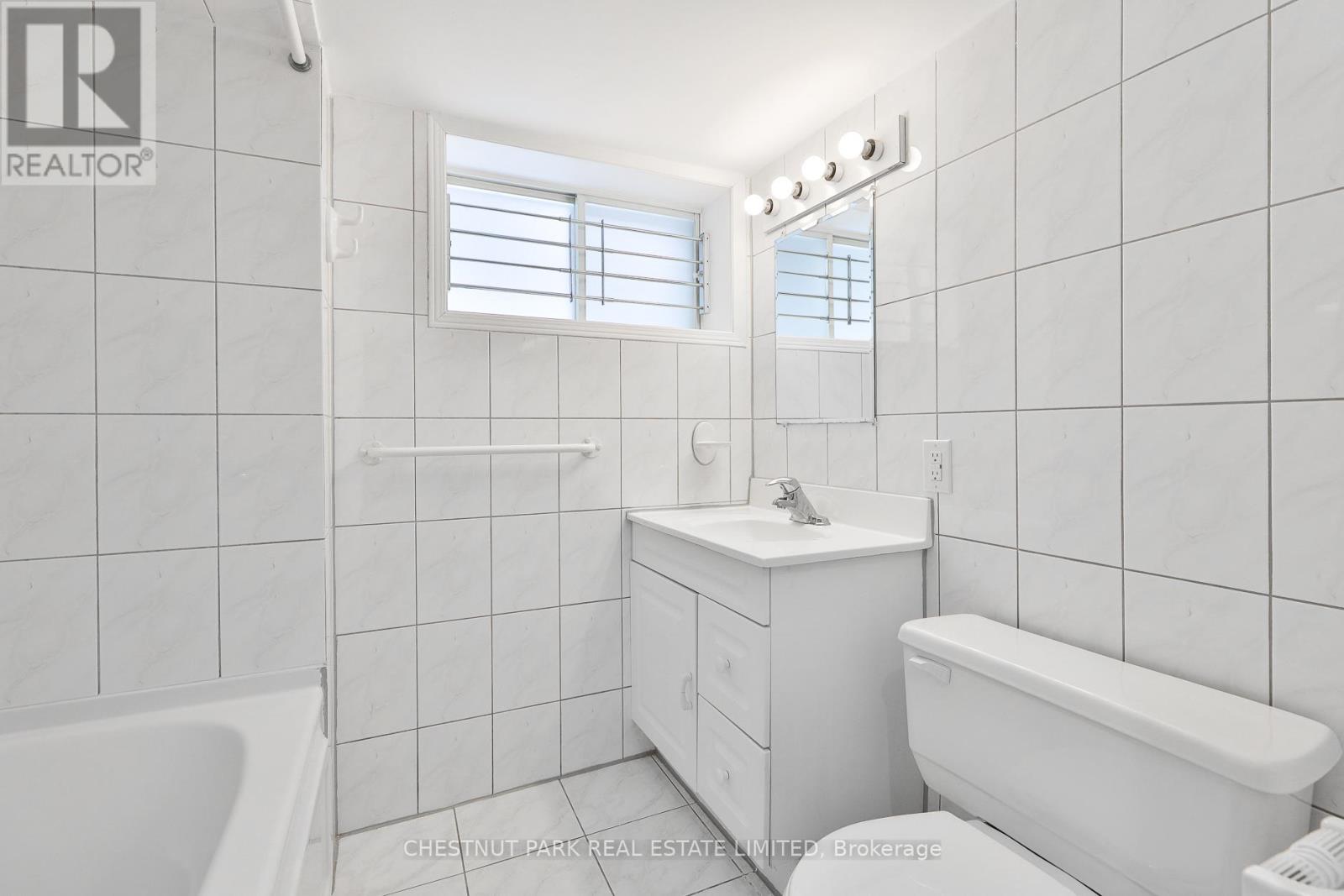 111a Wright Avenue, Toronto, Ontario  M6R 1L1 - Photo 29 - W12669938