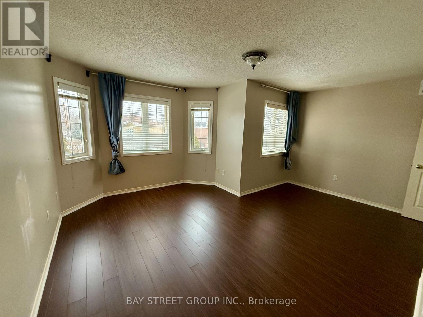 2136 Golden Orchard Trail, Oakville, Ontario  L6M 3W8 - Photo 10 - W12669940